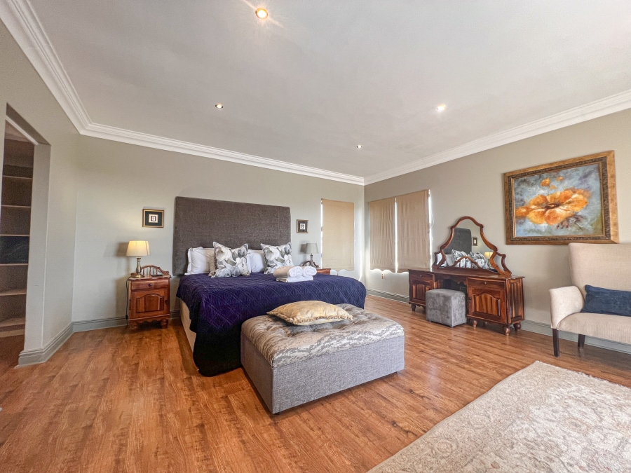 9 Bedroom Property for Sale in Myburgh Park Western Cape